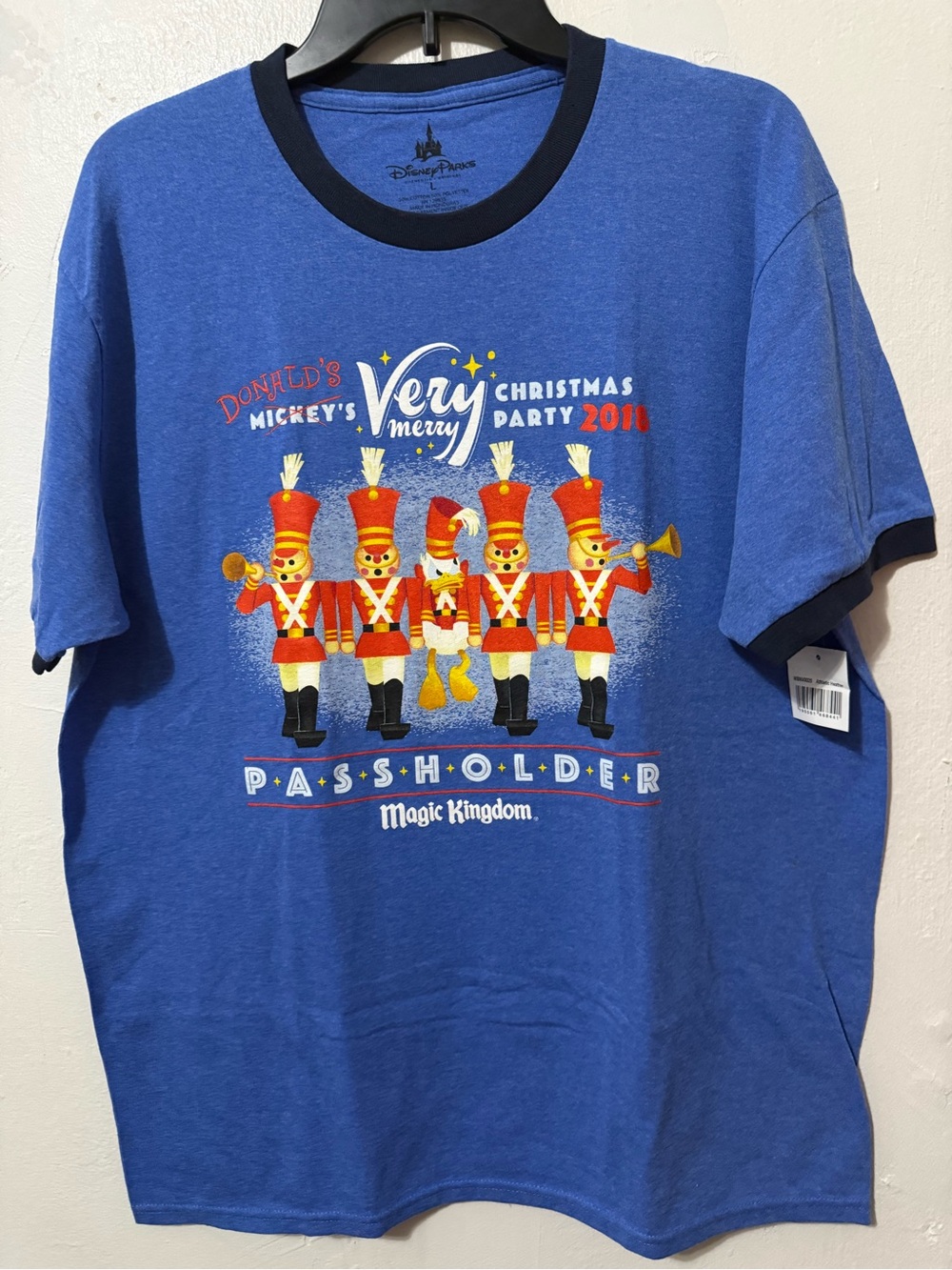 Disney Parks 2018 Very Merry Christmas Party Toy Solider Passholder T-shirt L